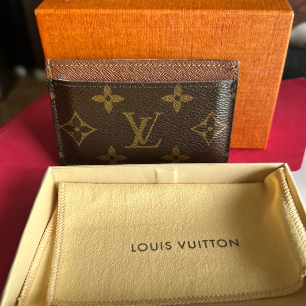 Authentic Louis Vuitton  cardholder /wallet